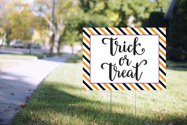 Trick Or Treat Yard Sign, Halloween Lawn Sign, Trick Or Treat Welcome Sign, Happy Halloween Outdoor Front Yard Sign - 24” x 18" Printed Sign