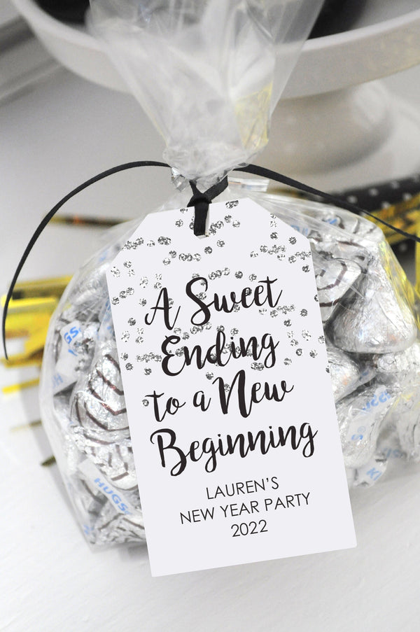 New Years Eve Party Favor Tags, Kisses Treat Tags, New Year Tags, Sweet Ending New Beginning Silver and Black New Year Tags - Set of 12 Tags